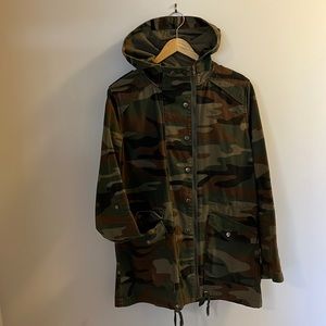 Forever 21 Women’s Hooded Camo Jacket, size medium.